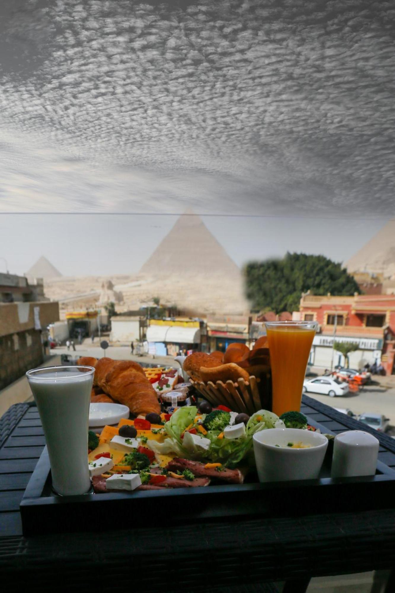 Steps In Pyramids View 호텔 Kafret el-Gabal 외부 사진