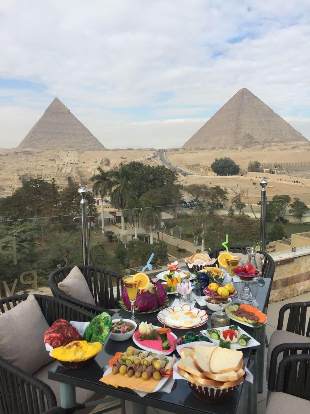 Steps In Pyramids View 호텔 Kafret el-Gabal 외부 사진